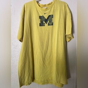 Nike Vtg University of Michigan center swoosh T-Shirt
